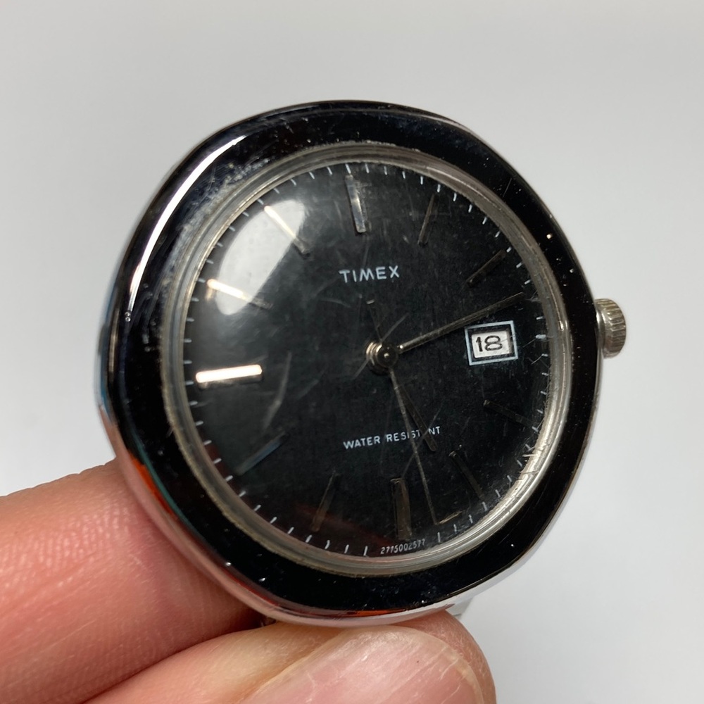 Vintage Timex black dial watch, works, stainless stretch bracelet - Picture 7 of 15